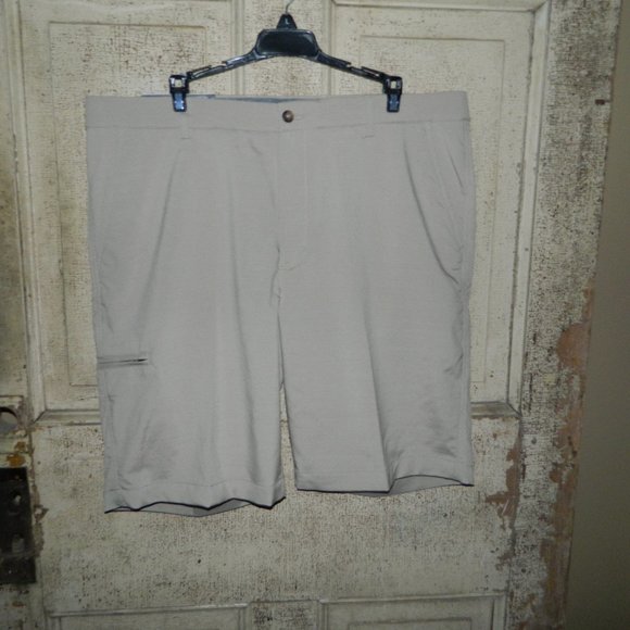 Greg Norman Moisture Wicking Performance Golf Shorts Size 38 (G-29) - Picture 1 of 4
